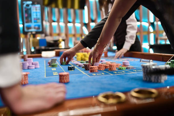 sinden4d live dealer studio with HD camera and real dealer hosting tournament bracket